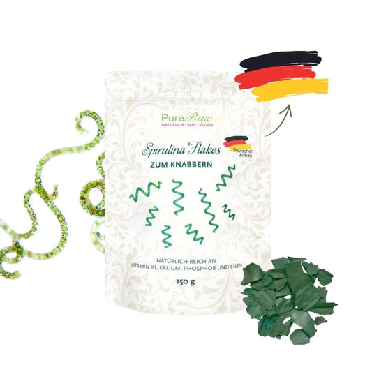 PureRaw Spirulina Flakes aus deutschem Anbau mit Spirulina-Alge und getrockneten Flakes