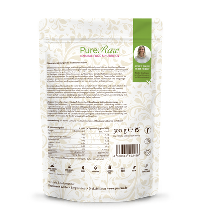 Rückseite des PureRaw Chlorella Presslinge Beutels mit Nährwerten und Produktinformationen