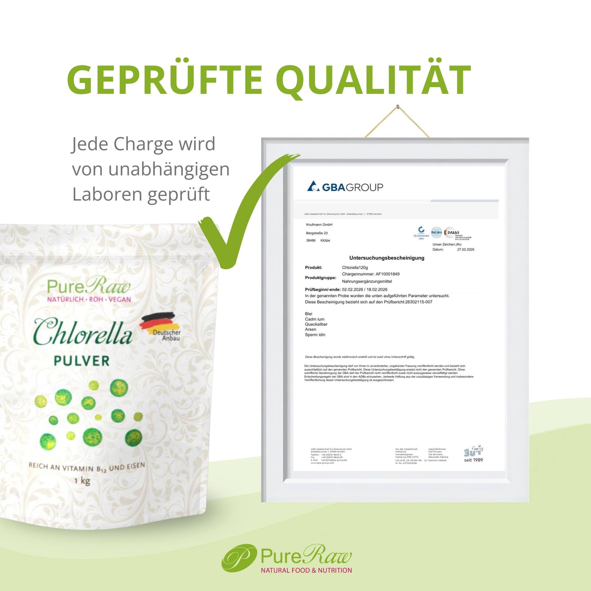 Infografik mit dem Titel „GEPRÜFTE QUALITÄT“ über einem Zertifikat und PureRaw Chlorella Pulver