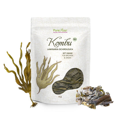  PureRaw Kombu Algen Verpackung mit frischer und getrockneter Kombu Alge als dekorative Produktdarstellung.