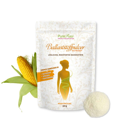 PureRaw Nutriose® Ballaststoffpulver aus Mais mit Maiskolben und weißem Pulver auf hellem Hintergrund