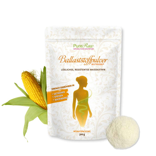 PureRaw Nutriose® Ballaststoffpulver aus Mais mit Maiskolben und weißem Pulver auf hellem Hintergrund
