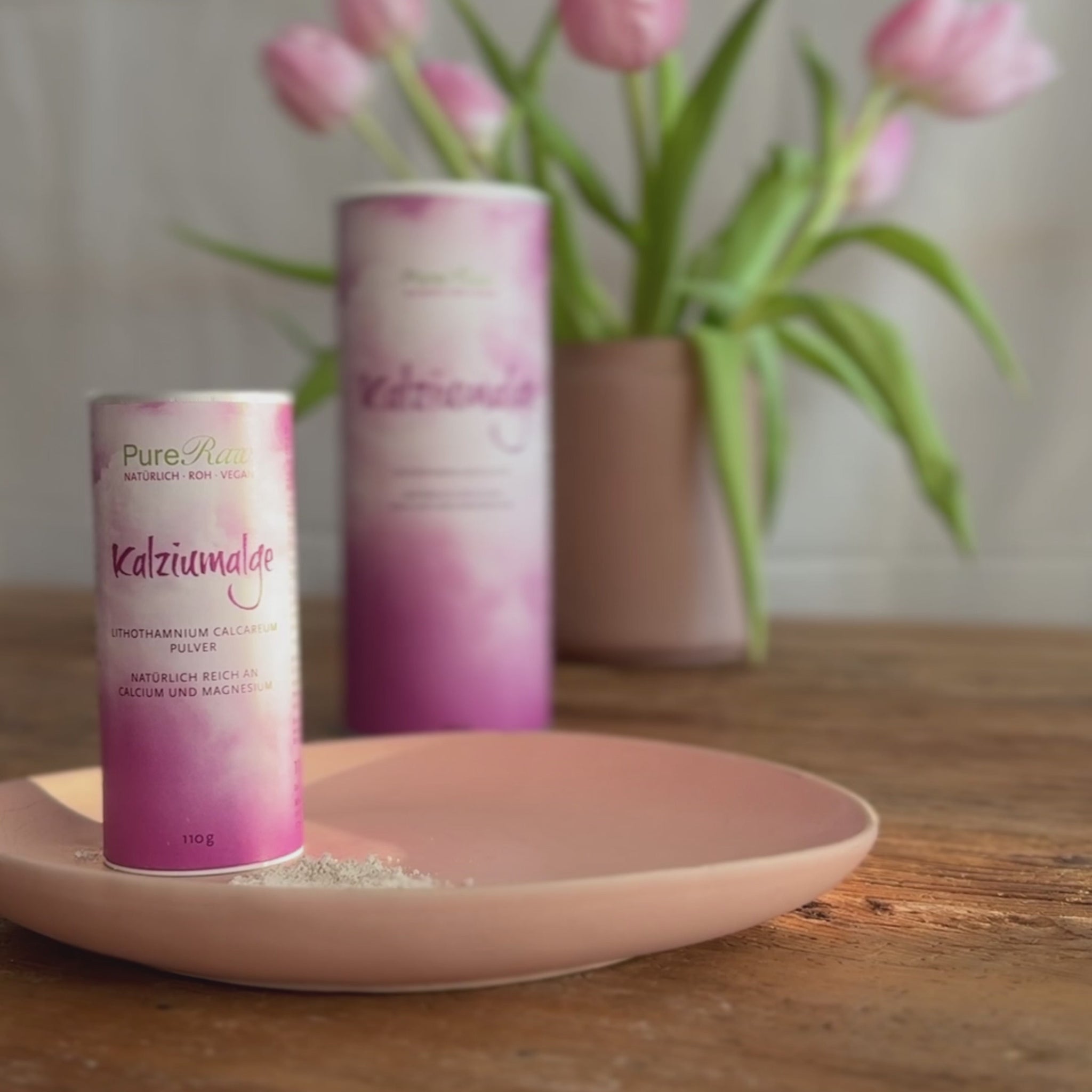 Video von PureRaw Kalziumalgenpulver in Wasser
