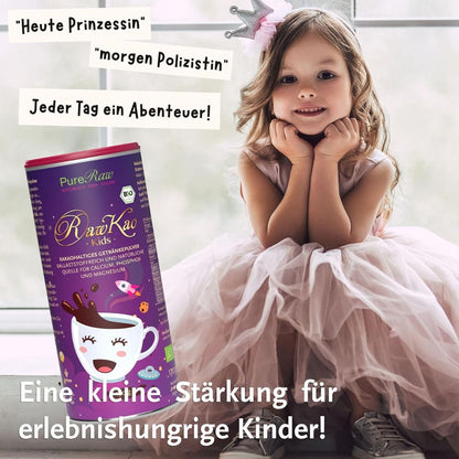 RawKao Kids Trinkschokolade mit Kind im Prinzessinnenkostüm